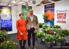 Alexander Bock and Montserrat Josa of Diem Hibiscus. New this year is the white hibiscus variety Pure Emotion (see hibiscus on the left). Special about this flower is that it remains open for 3-4 days.
